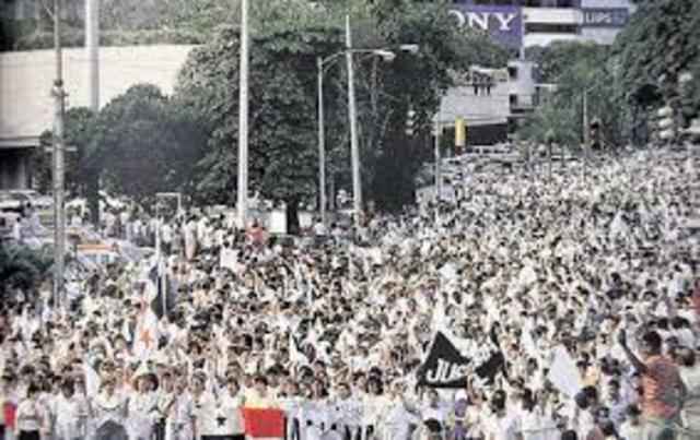 Colombia defiende la tradición de democracia civilista.