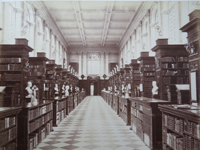 The first publicly supported library
