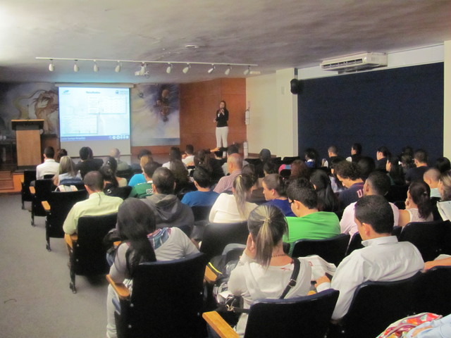 Se crean 7 programas técnicos laborales.