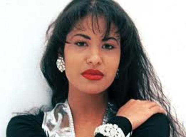 1995: Es asesinada la cantante de música tejana Selena