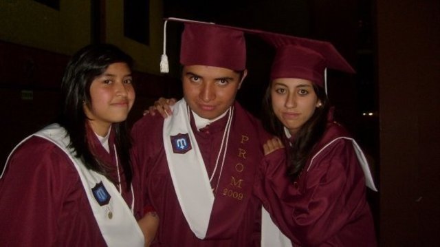 Adolescencia - Graduación del Colegio (2004-2009)