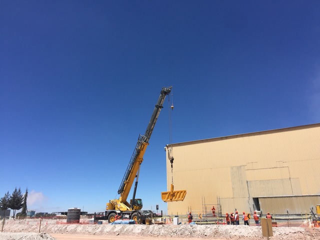 Movimiento de tierras - Grúa y Balde