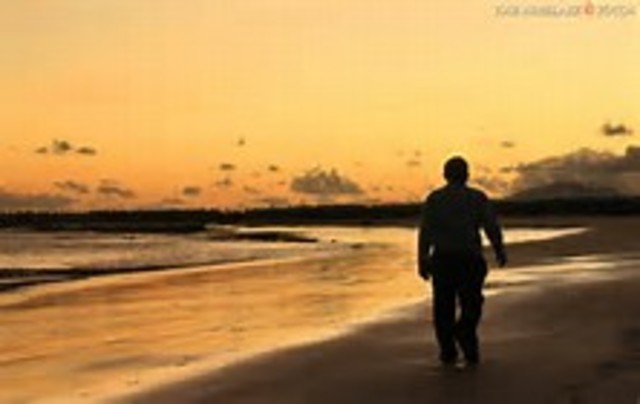 Abandona su cargo como profesor.