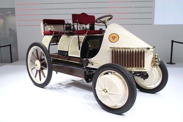Lohner porsche
