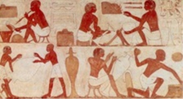 Se comienza a desarrollar el vidrio en Mesopotamia y Egipto