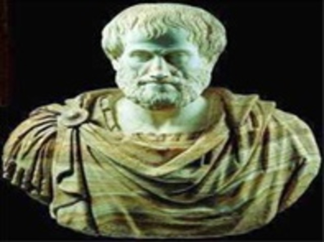 384 a.C. Aristoteles formulo la teoría de los 4 elementos y al combinarlos se podía formar un nuevo elemento