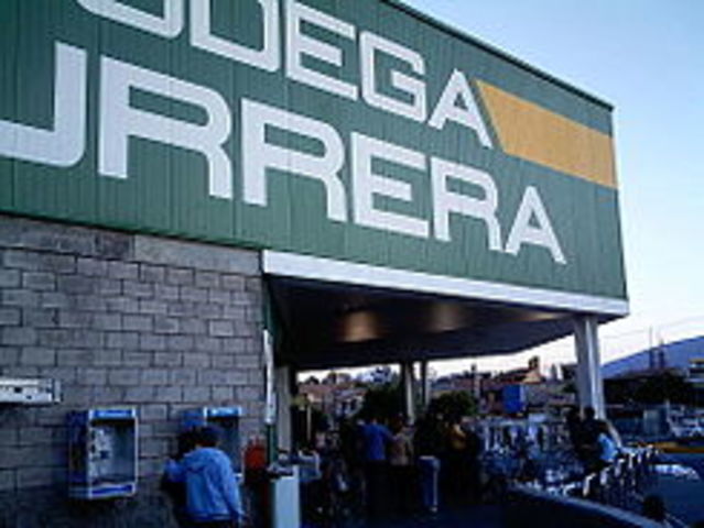 Bodega Aurrera.