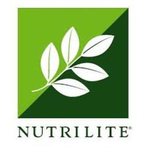 Carl Rehnborg practica por primera vez la venta multinivel al fundar su empresa Nutrilite