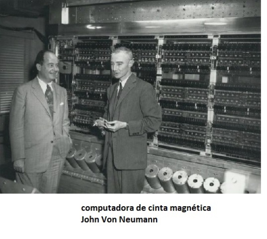 EDVAC computadora de cinta magnética
