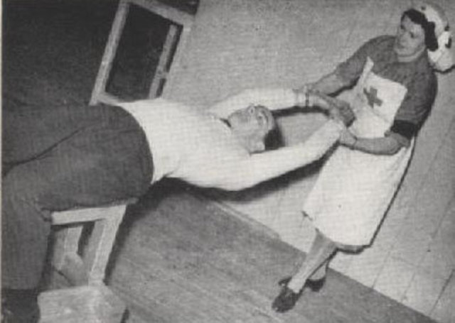 II INSTITUCIONALIZACIÓN