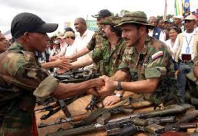 DESMOVILIZACIÓN AUC