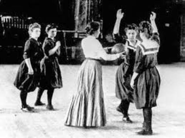 NACE EL BALONCESTO FEMENINO