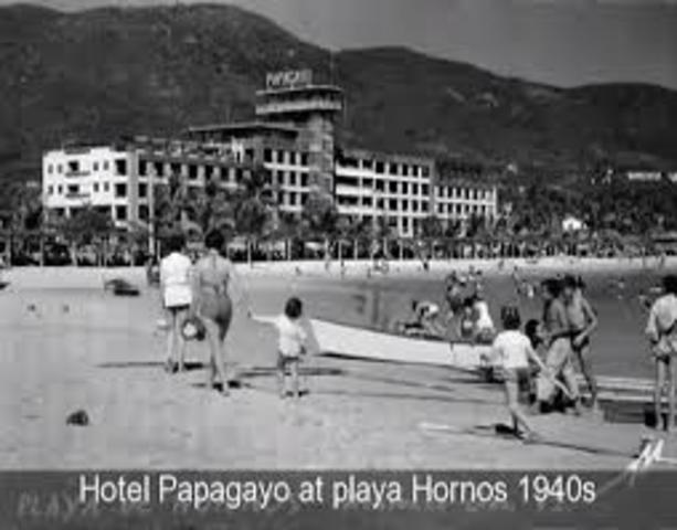 México Recibe 384 mil turistas en 1950.