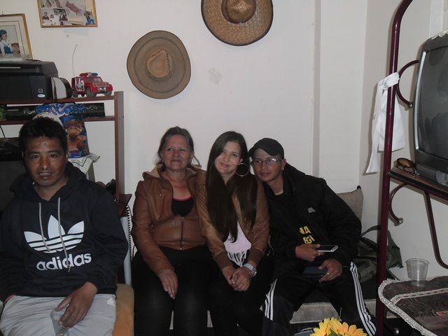 ingrese a un nuevo colegio y nos fuimos a vivir con mi abuelita materna