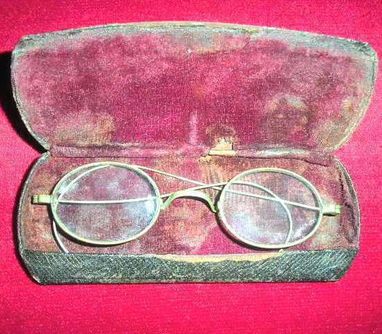 Los primeros anteojos(1286).