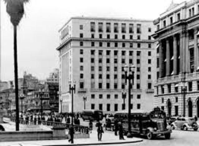 1954 - Mãe de Lula se muda para São Paulo, cidade