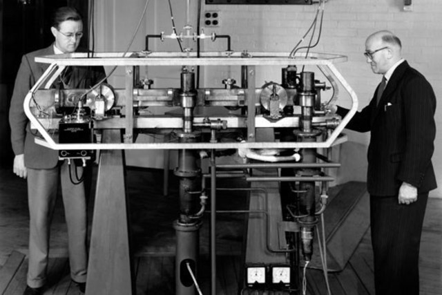 Reloj atómico de haz de cesio