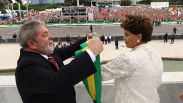 2010 - Dilma ganha a faixa