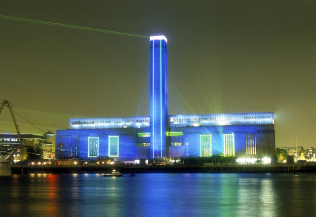 Tate Modern Opens and Rebranding of Tate Galleries