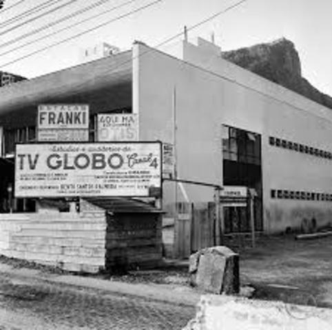 A Rede Globo de Televisão é inaugurada no Rio de Janeiro