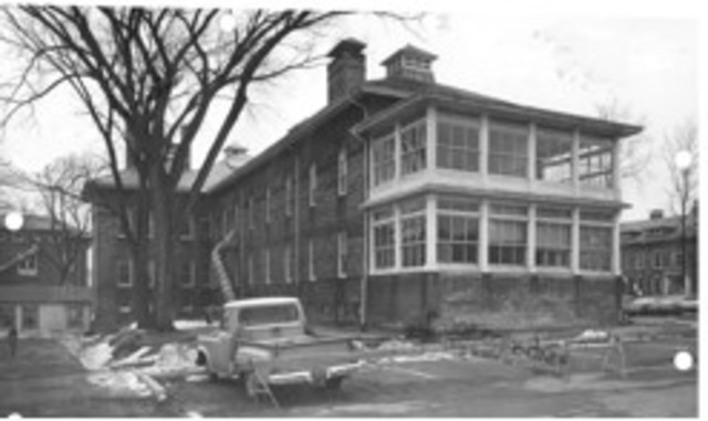 O centro de pesquisas mudou-se para a Universidade de Michigan após a morte de Kurt Lewin.