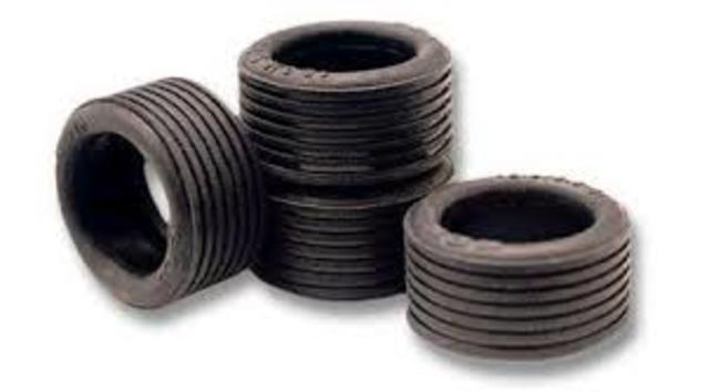 Goodyear inventa el caucho vulcanizado.