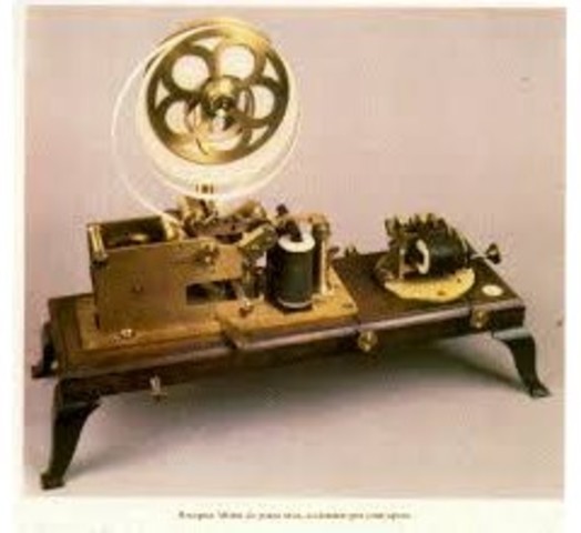 Se inventa el Telégrafo por cable para transmisión simultánea en ambas direcciones (modo dúplex), se usa el método de compensación, propuesto por el físico austriaco Julius Wilhelm Gintl