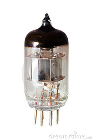 La tecnologia esta basada en tubos de vacio