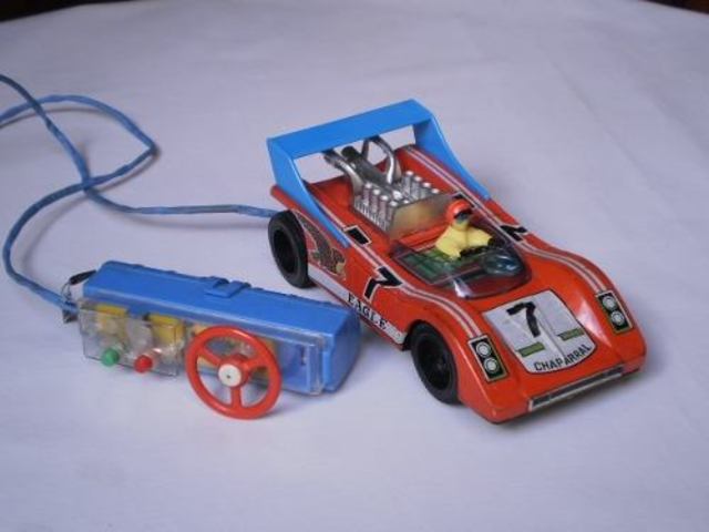 Irmãos novos... Brinquedos modernos!