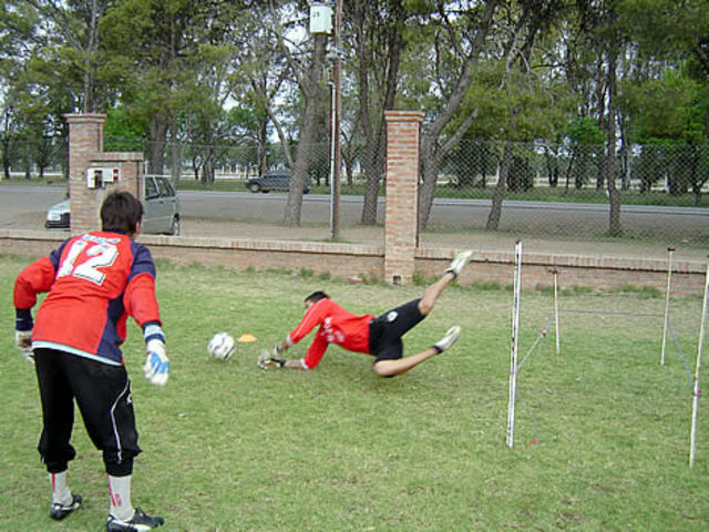 Un pequeño rayo de luz por un camino oscuro