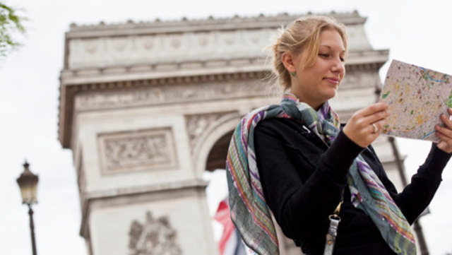 Se regula el oficio de guía de turista y la actividad de las agencias de viaje