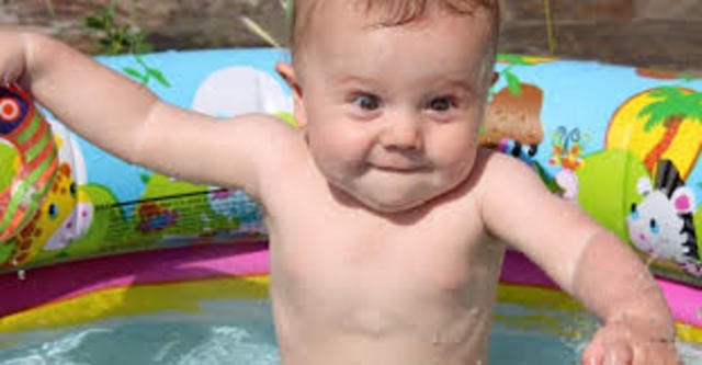 Mi Primer Ida Ala Piscina