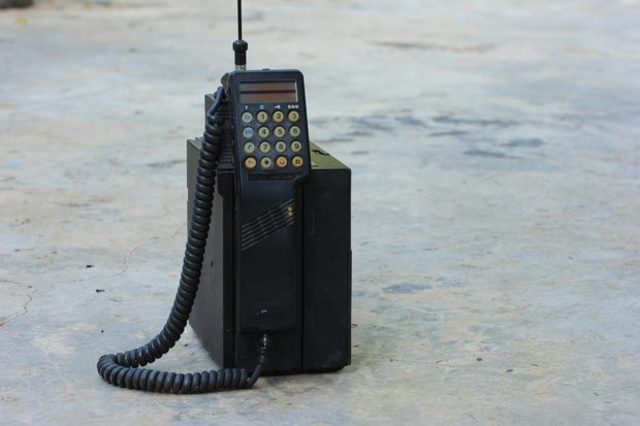 Tercer teléfono móvil