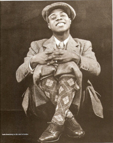 Armstrong quits Flectcher Henderson returns to Chicago