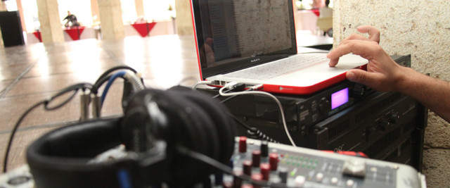 Existían alrededor de 344 emisoras