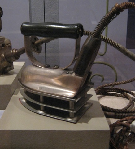 Lightweight Electric Iron