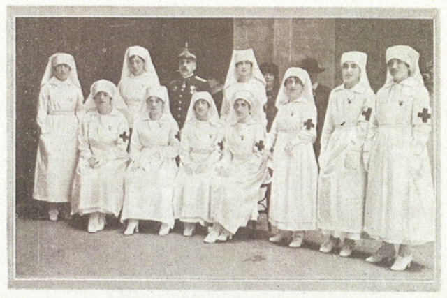 se funda el servicio de cruz roja de enfermeria