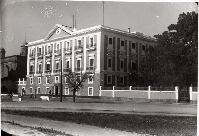 Es fundada la real academia de enfermeria