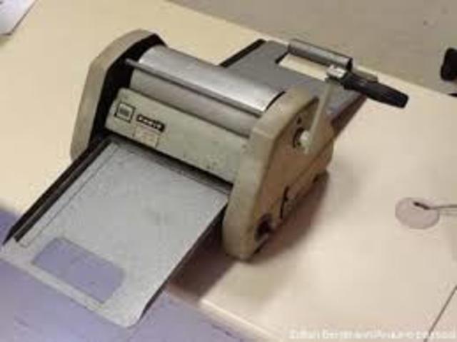 4. Mimeógrafo
