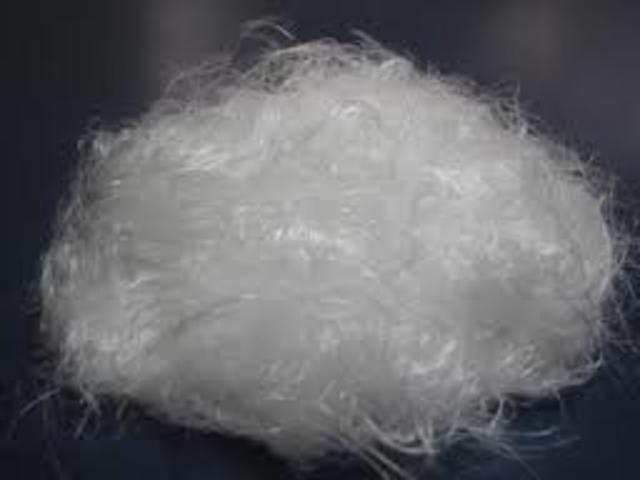 El Poli(ácido acrílico) es extraño porque absorbe enormes cantidades de agua.