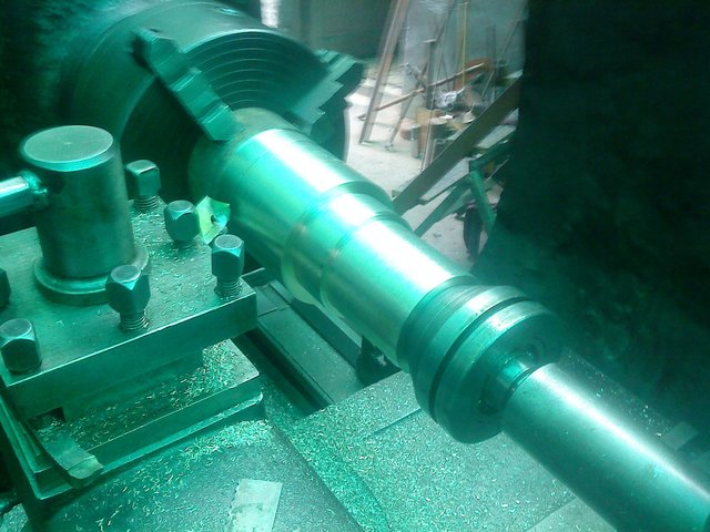 Torno para el barrenado de cañones