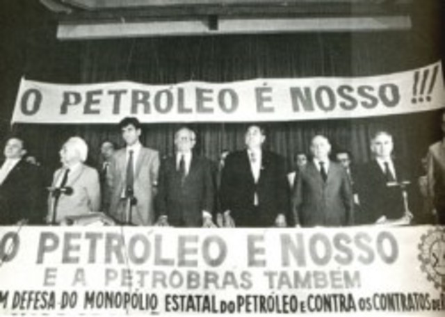 " O Petróleo é nosso"