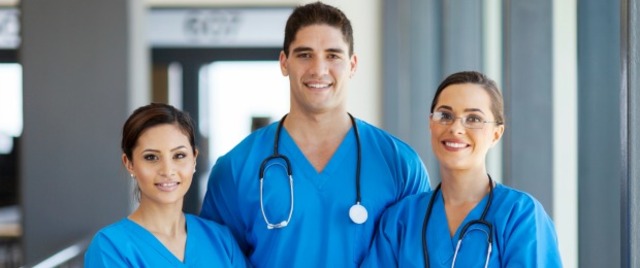 Prácticas de enfermería: Hombres y mujeres.