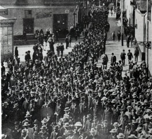 Paso de la Universidad Tradicional  al Universidad Modernizante.