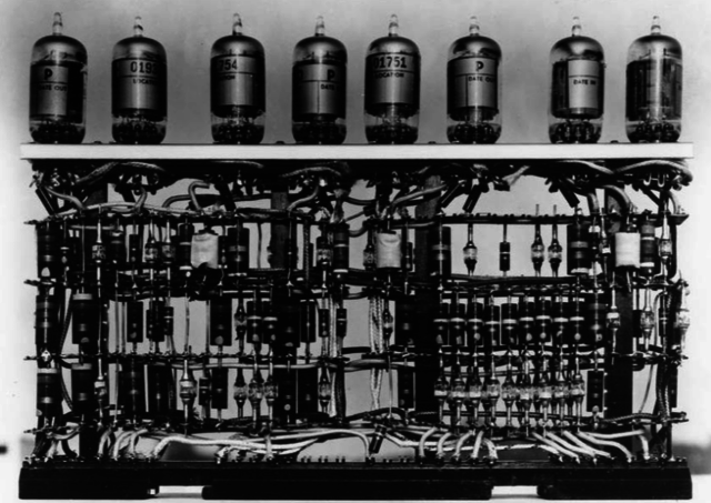 Electronic vacuum tubes