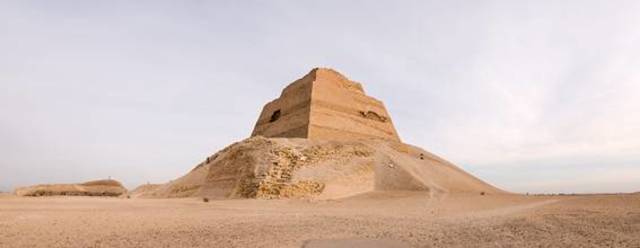 Pirámide de Meydûm