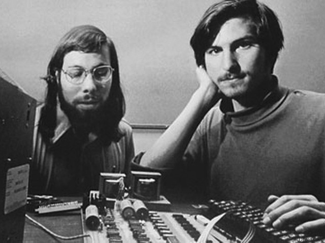 Начало истории Apple.