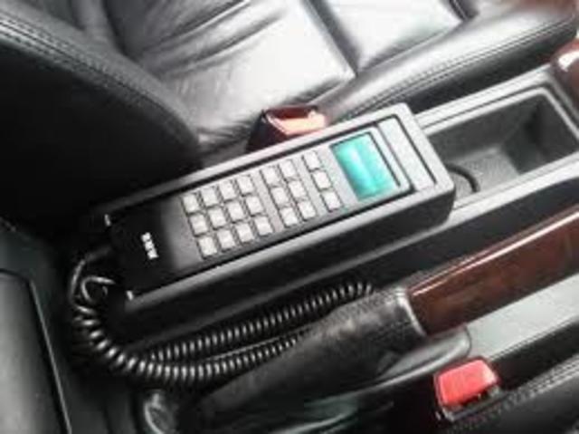 The first car phone service is attempted