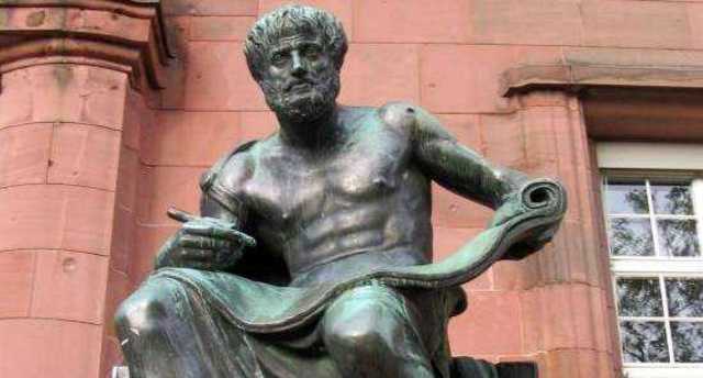 ARISTÓTELES (384-322 a.C) Discípulo de Platão