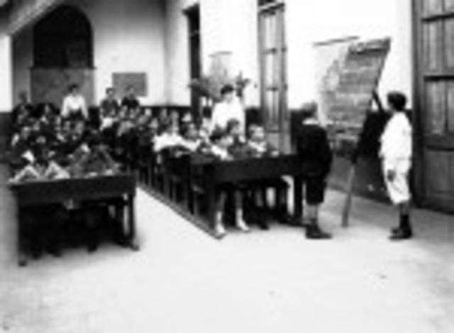 Quinta etapa: la educación utilitaria